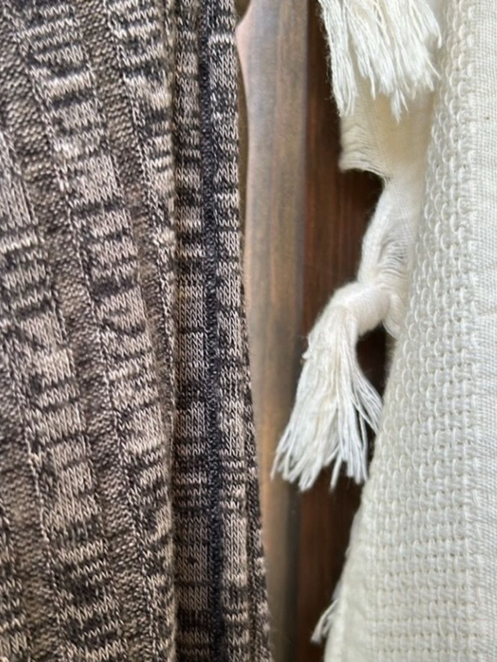 Ribbed Fit Flare Knit Tan & Black Scoop Neck Long Sleeve Favorite EUC - Picture 4 of 6